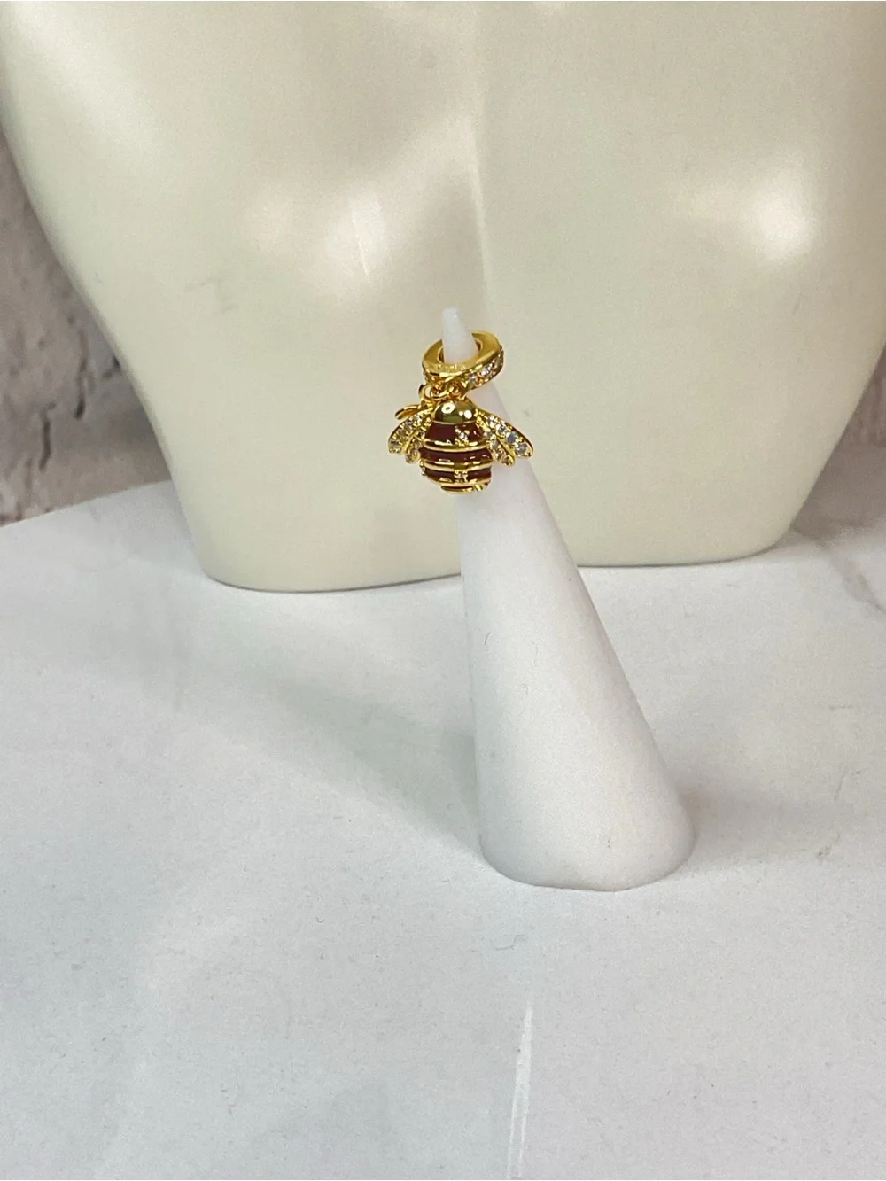 🌟🌟 14K Gold Plated Honey Comb Bee Dangle Charm